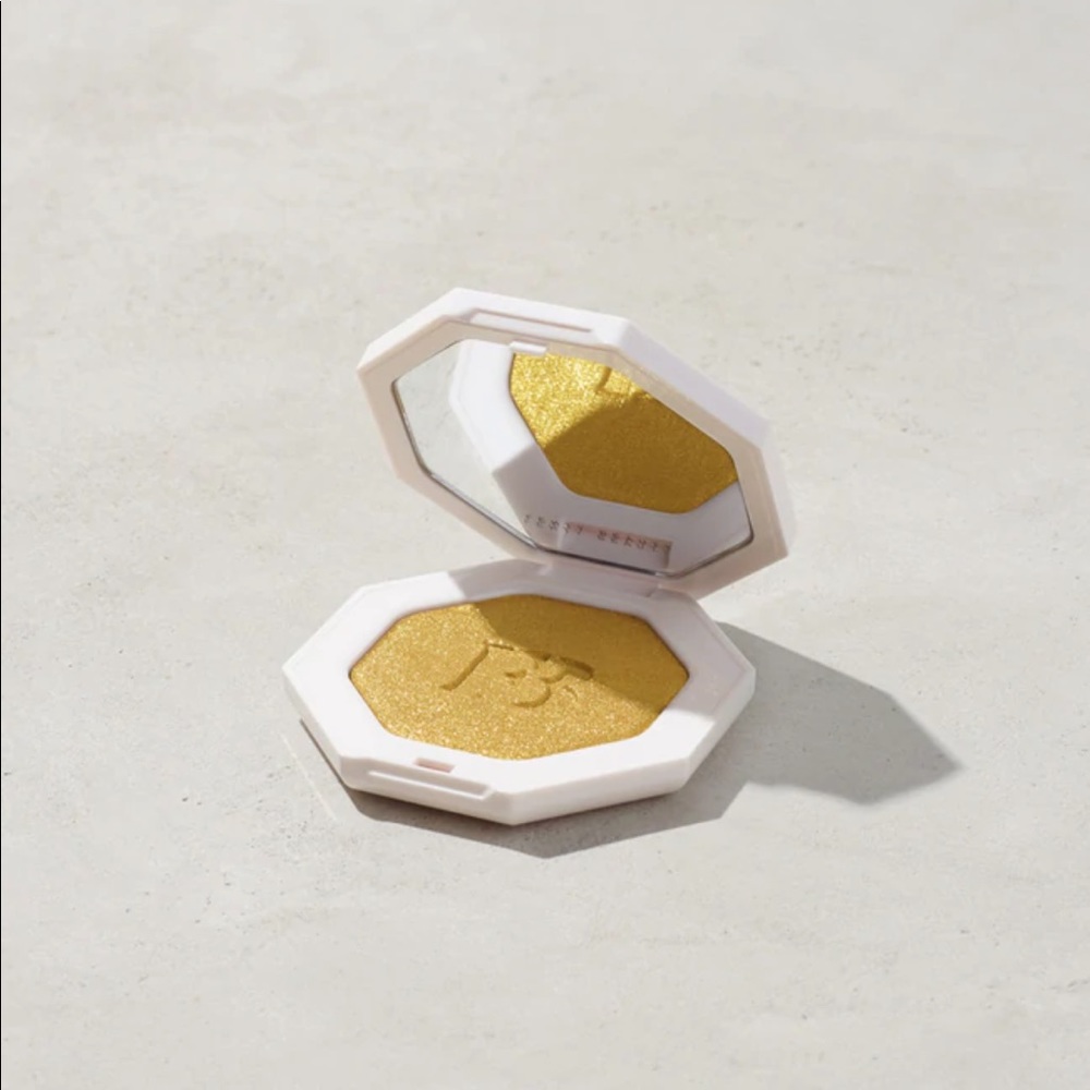 Fenty highlighter
